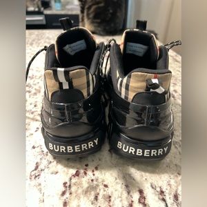Burberry shoes